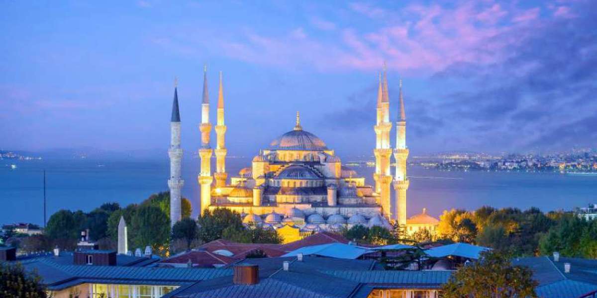 Discover Turkey: Top Tourist Destinations, Iconic Food, and 2025 Visa Guide