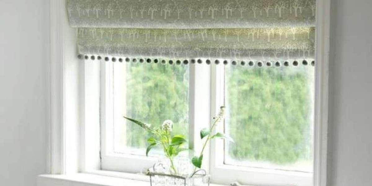 Best Roman Blinds in Dubai for Elegant Interiors | Floors Land