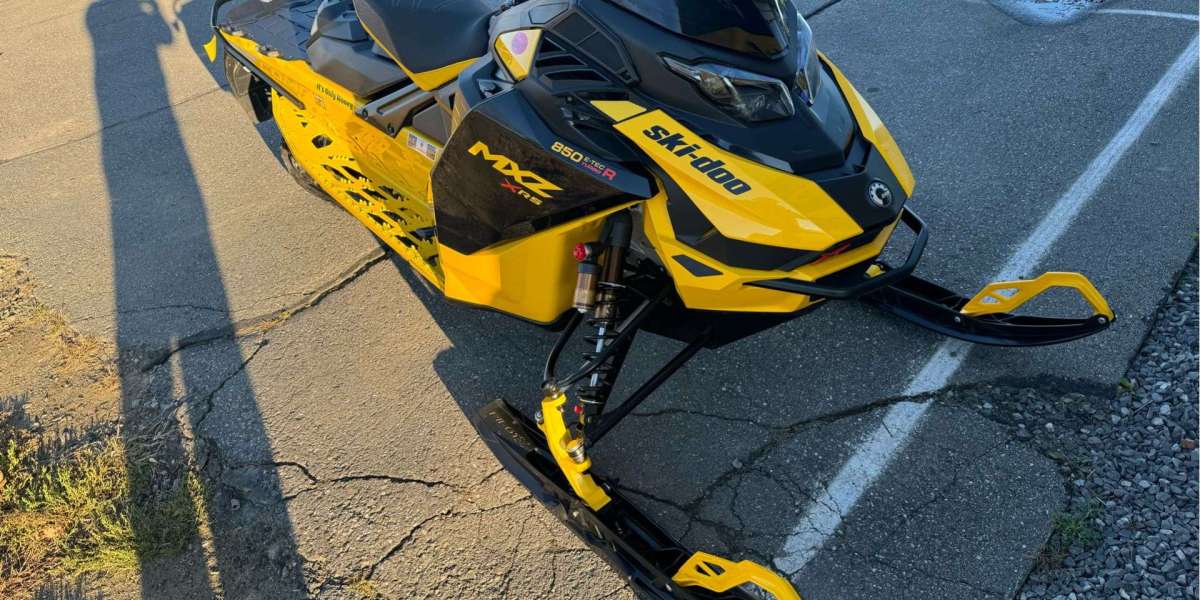 Skidoo Skandic: The Utility Sled Built for Work and Wilderness