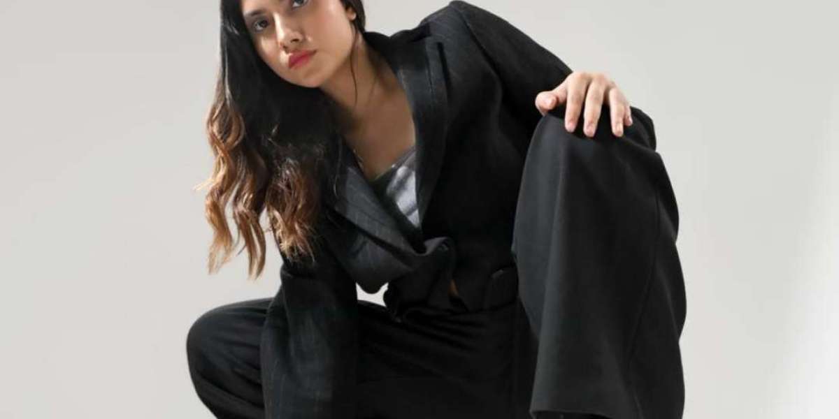 The Power of First Impressions: Why Introduction Is Important for Every Model
