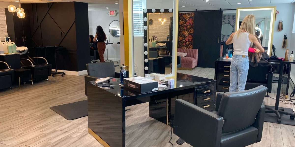 Spray Tan Cranston RI – Get a Perfect, Sun-Kissed Glow Anytime!