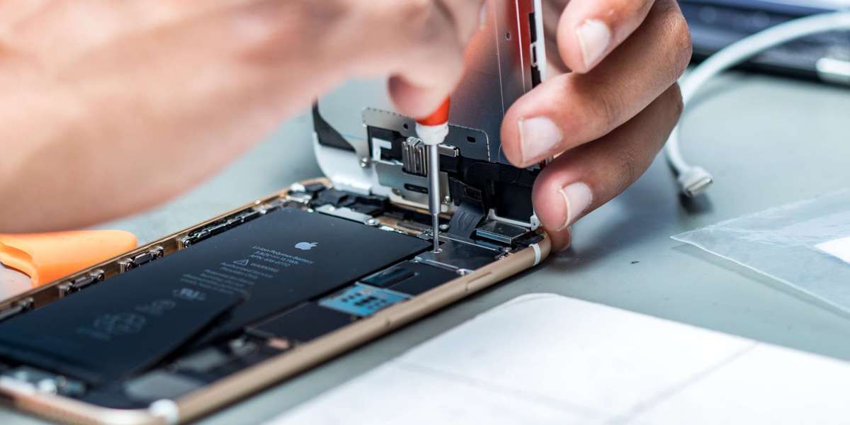 Why should you choose professional smartphone repair services instead of fixing your phone yourself