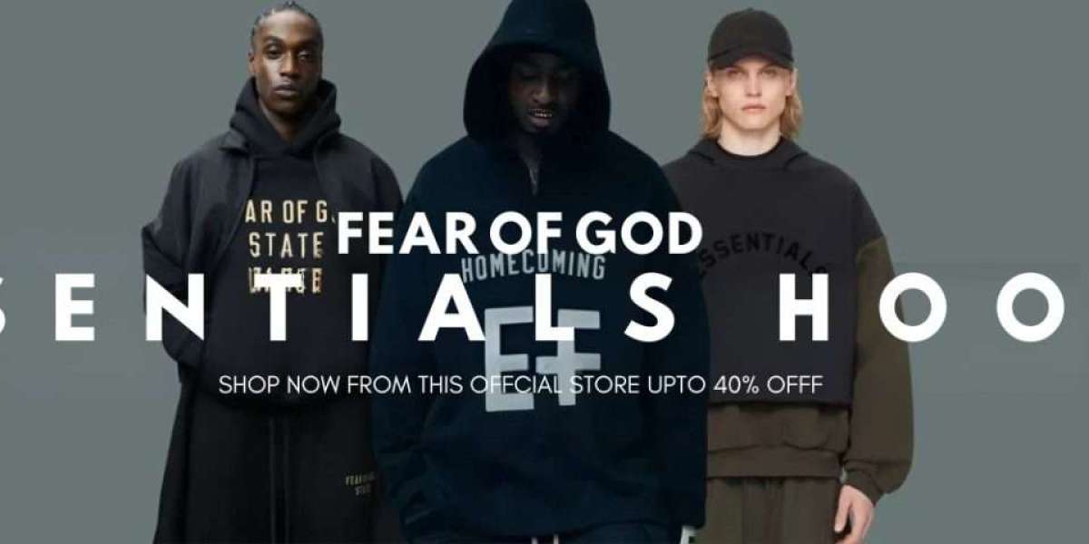 Essential Hoodie – The Ultimate Blend of Comfort, Style, and Warmth