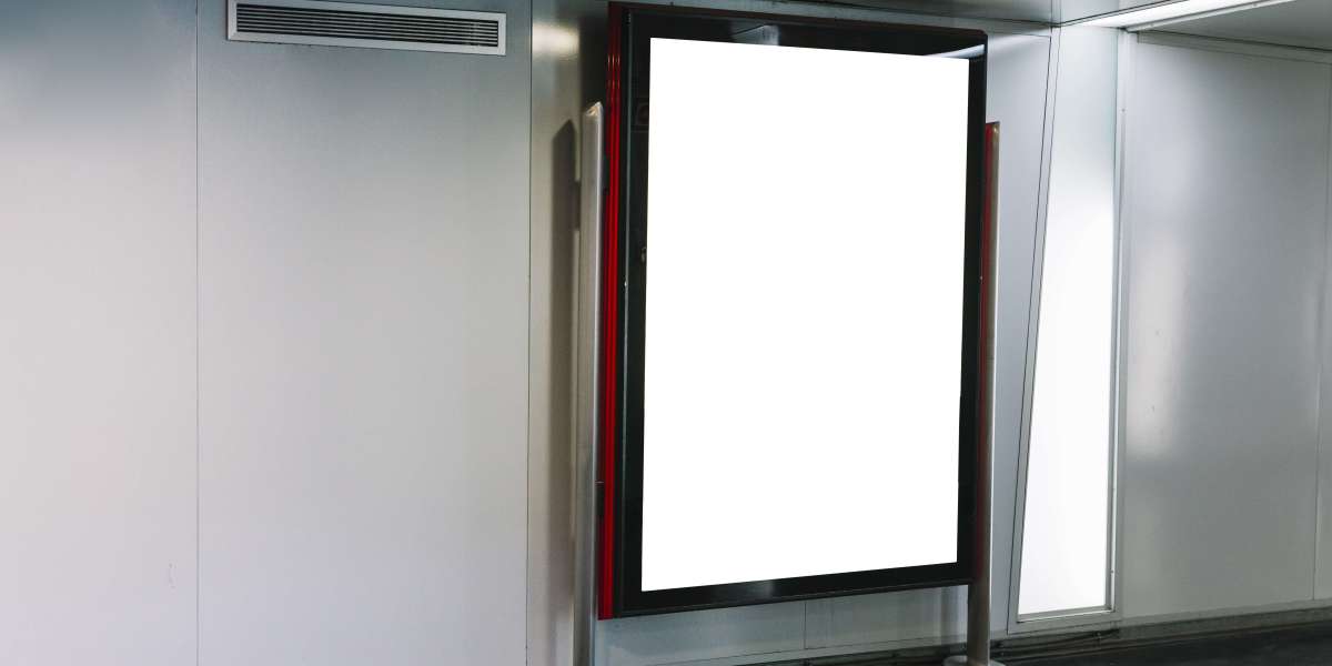 How Outdoor Ads Support Retail Growth in Dubai