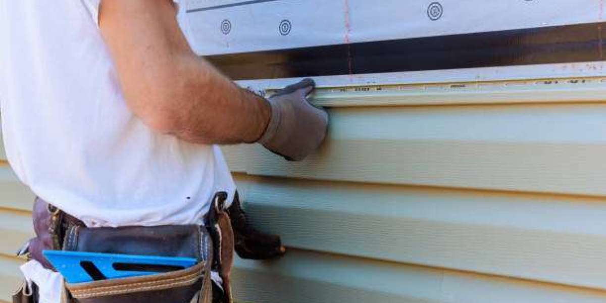 Expert Tips for Maintaining Your Home’s Siding Year-Round