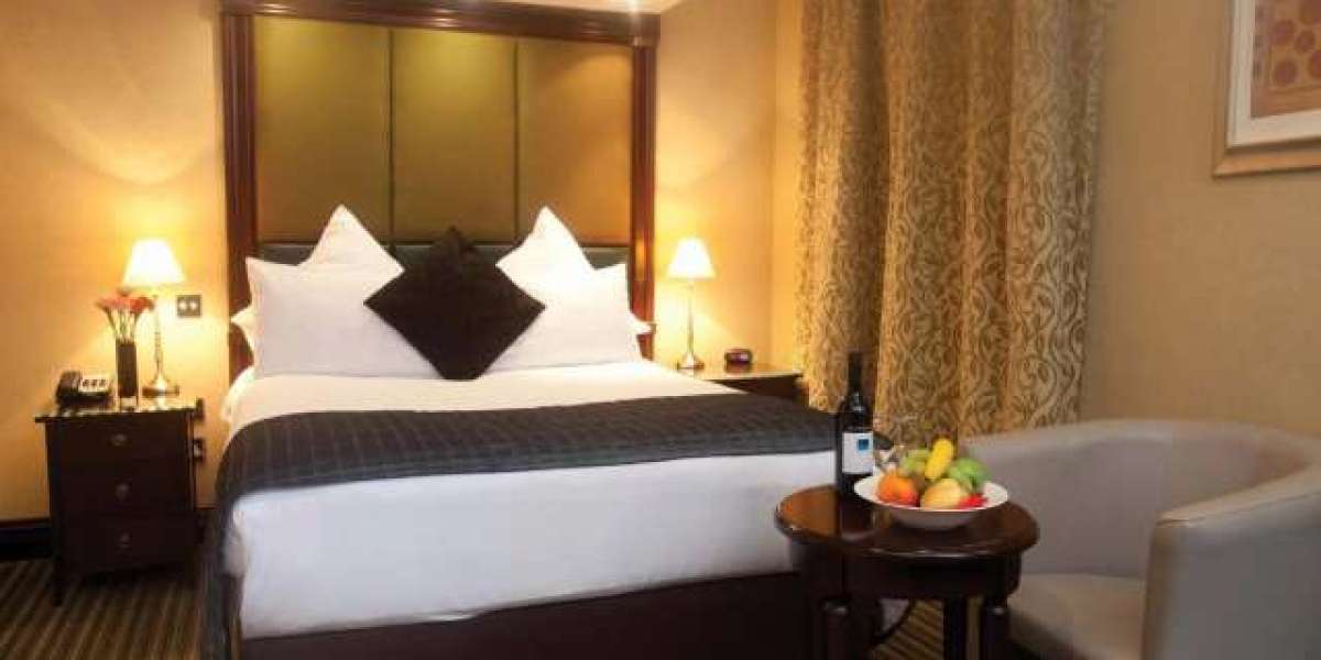 Hotel Booking Hacks Every UK Traveler Should Know in 2025