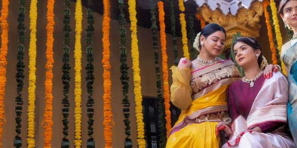 Top Online Stores for Sarees Under ₹2000 That Blend Style and Affordability