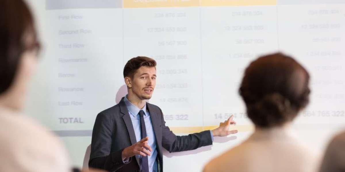 Business Plan vs Pitch Deck: When & How to Use Each