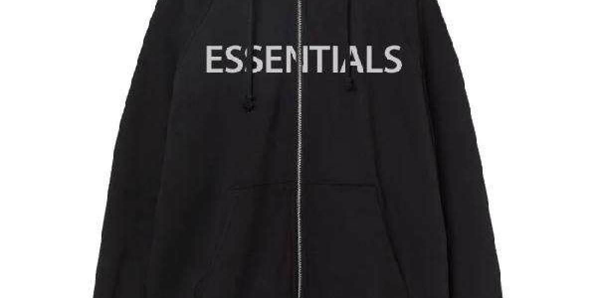 Essentials Sweatshirt: Cozy Streetwear with a Timeless Edge