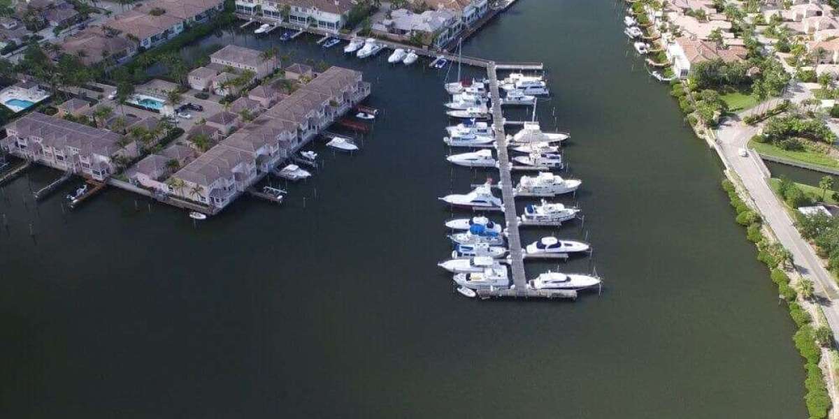 How to Choose the Perfect Boat Lift for Your Palm Beach Gardens Dock