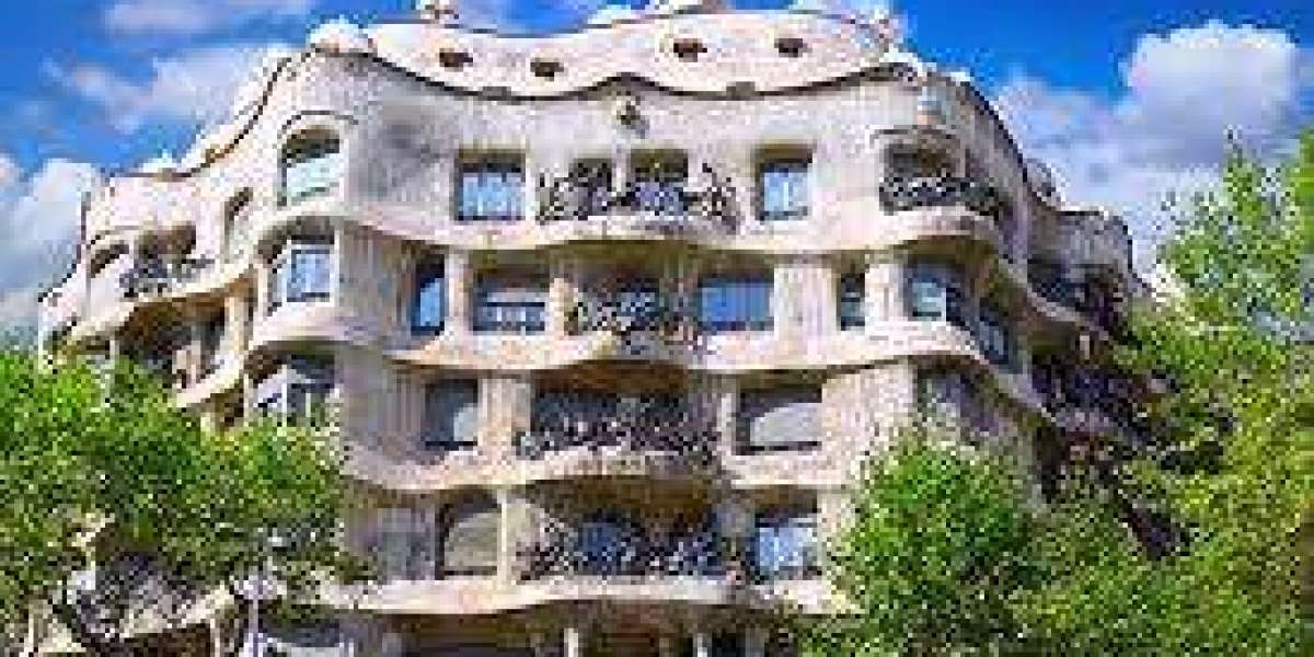 La Pedrera – Casa Milà: The Living Rock of Barcelona’s Modernist Revolution